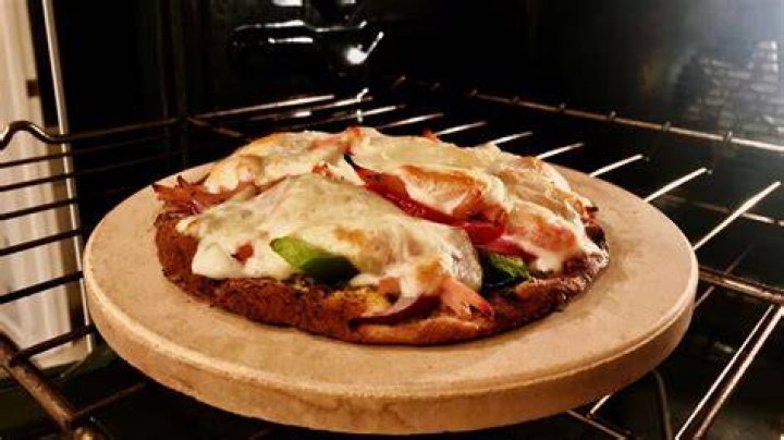 Can you put a frozen pizza on a pizza stone?