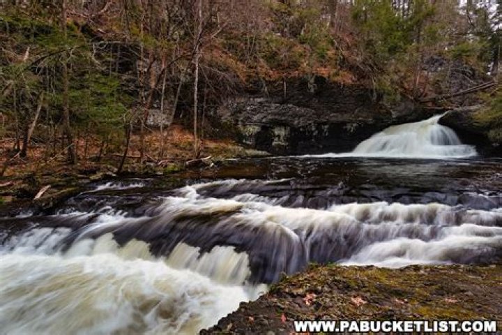 Can you swim at Hackers Falls?