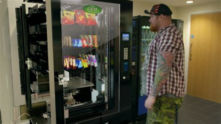 Do vending machines take fake money?