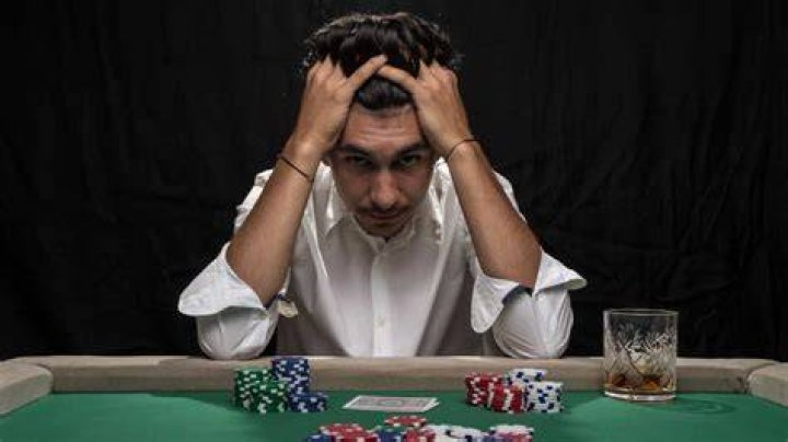 How do you exploit a bad poker player?