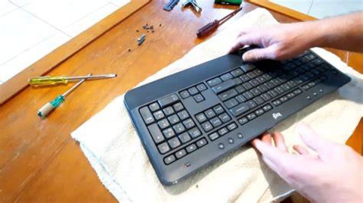 How do you fix a broken keyboard?