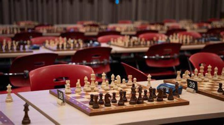 How do you prepare for a chess tournament?