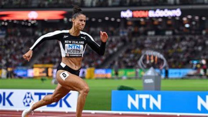 How many New Zealand athletes represented NZ in the last Olympics?