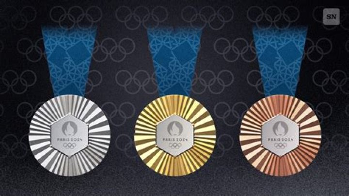 How much does Canada pay for a gold medal?