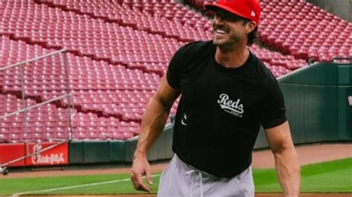 How old is Riley Green?