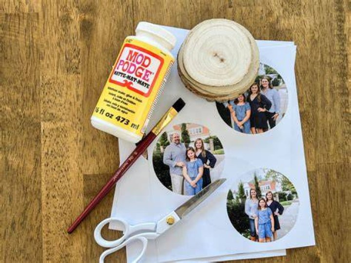 【How-to】How do you transfer pictures to wood ornaments