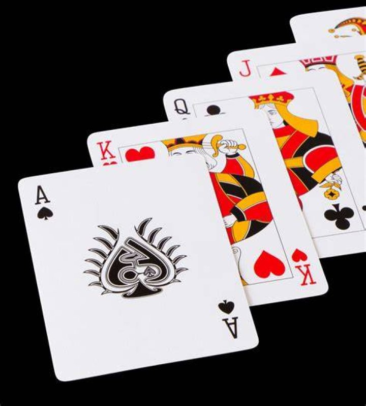 Is 2 ace King Queen Jack a straight?