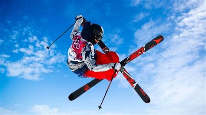 What are the rules of freestyle skiing?