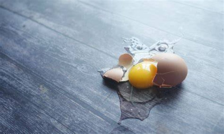 What does it mean when you drop an egg on the floor?
