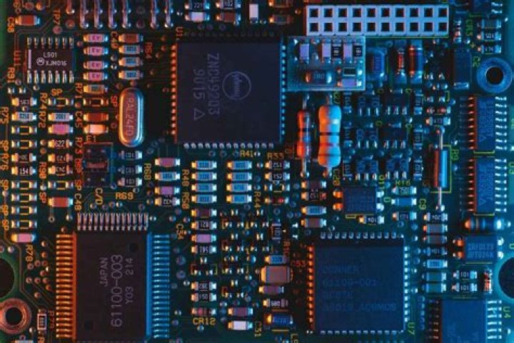 What electronics would survive an EMP?