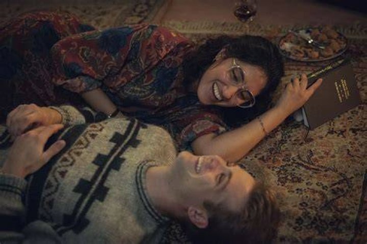 What happens at the end of unorthodox series?