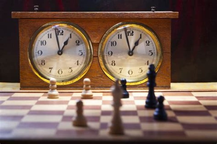 What happens when you run out of time in blitz chess?