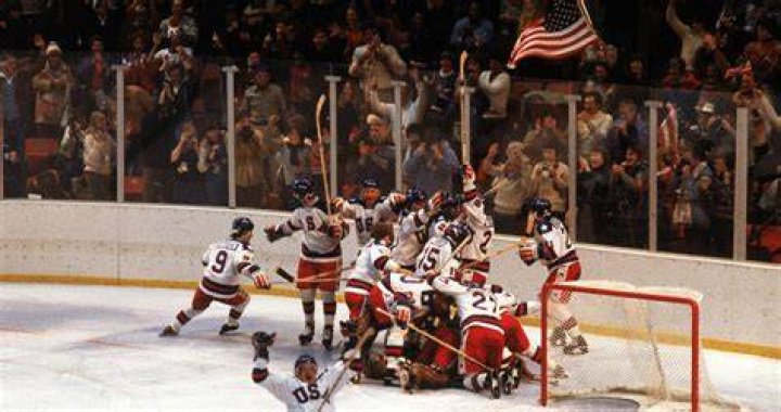 When did the US beat the Soviet Union in ice hockey?