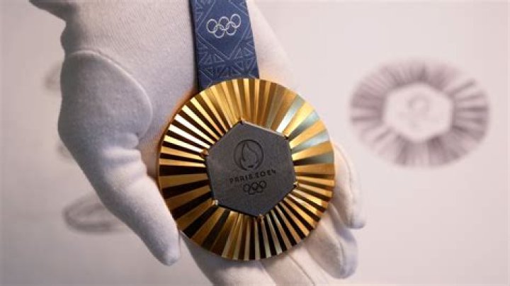 Who has more gold medals USA or Canada?