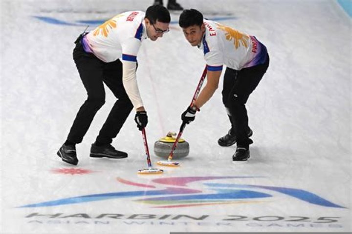 Who won the first gold medal in curling?